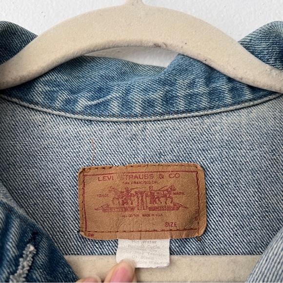 Vintage Levi’s denim jacket - Picture 3 of 6